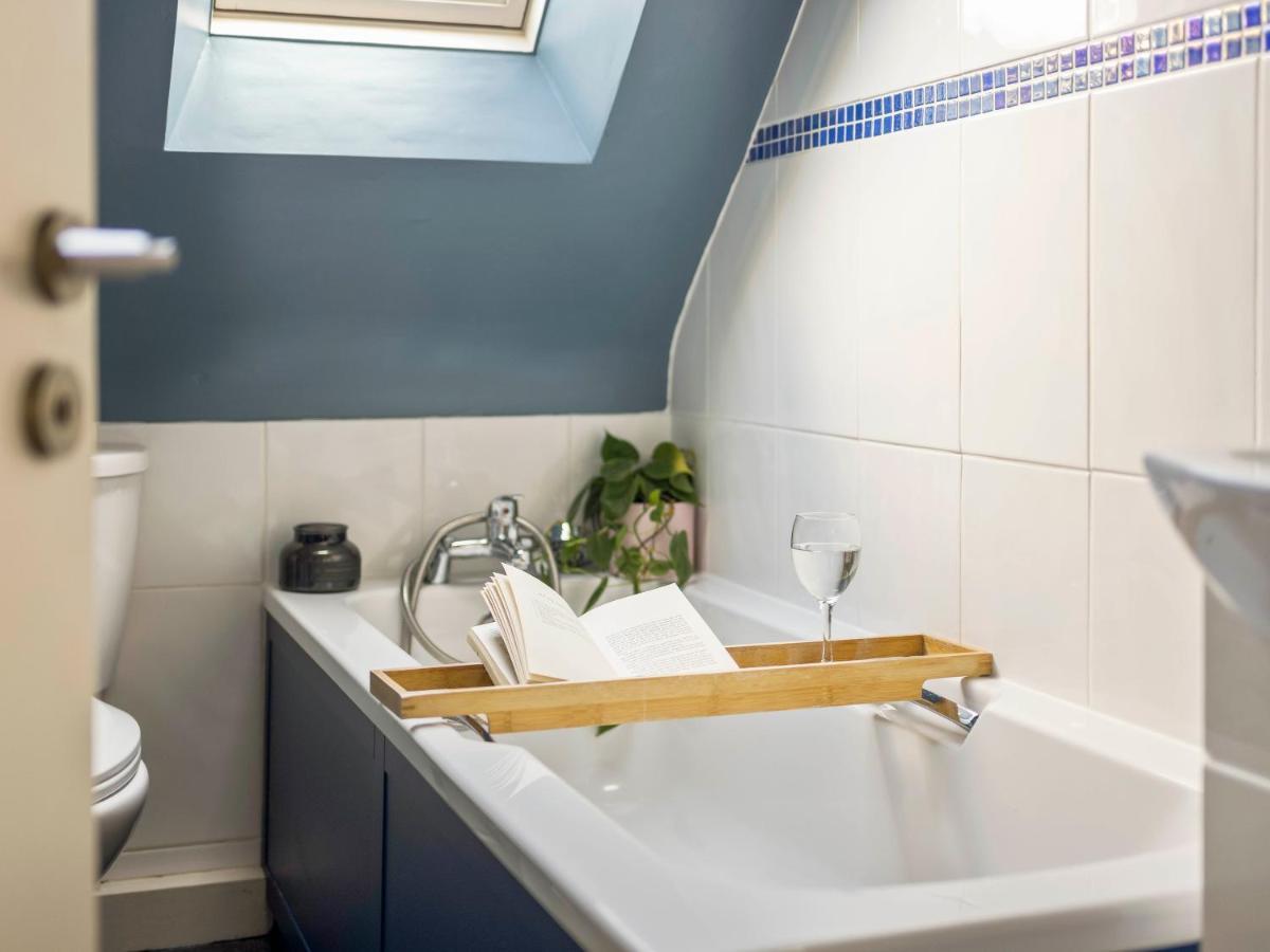 Apartment The Loft - A Stylish In With Sea View And Parking