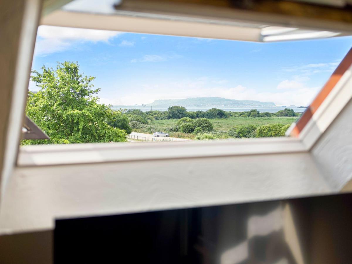 The Loft - A Stylish In With Sea View And Parking