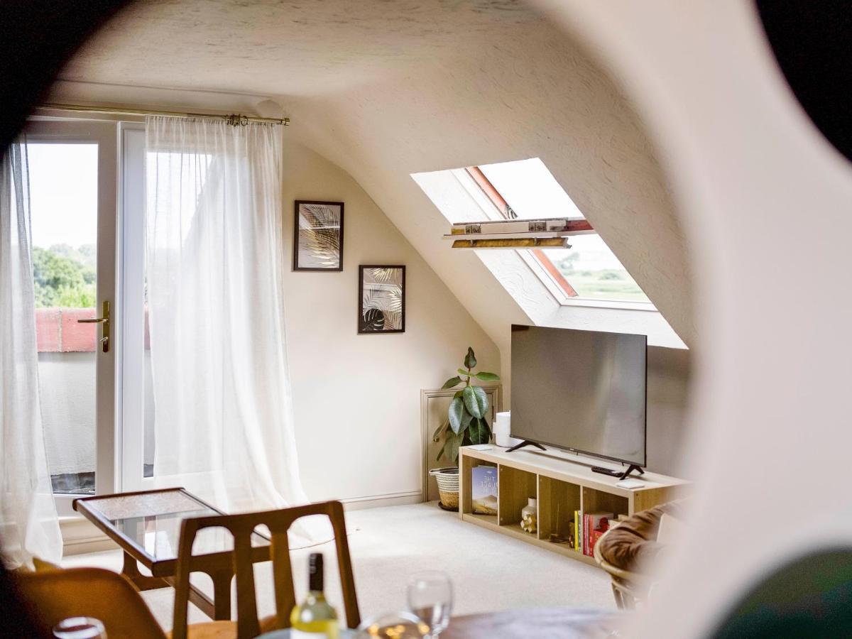 Apartment The Loft - A Stylish In With Sea View And Parking Weymouth